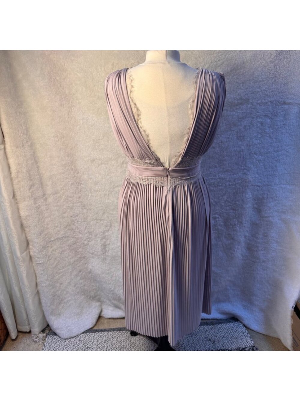 ASOS DESIGN size 6 lilac accordion pleated midi dress lace detailing romantic - Picture 7 of 9